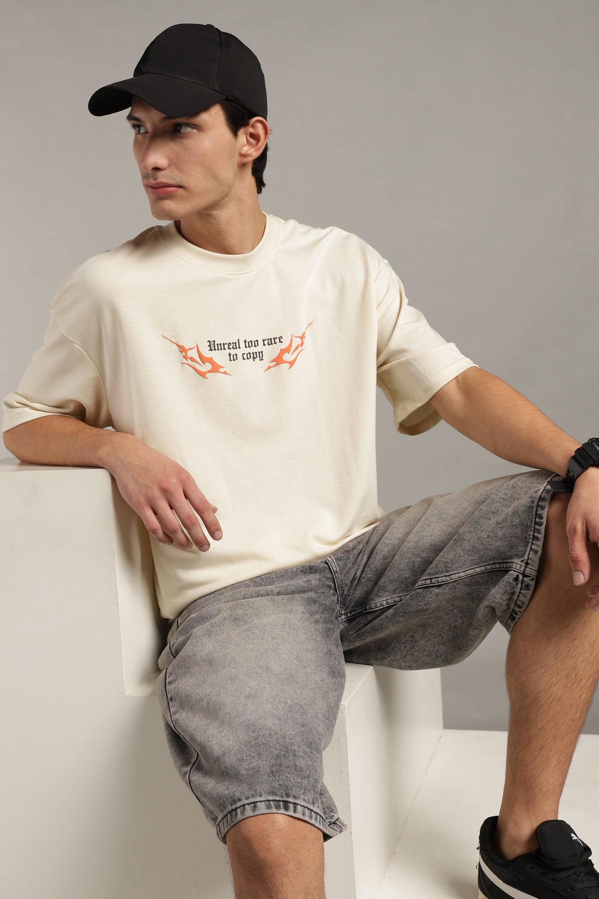 Uncrowned Graphic Oversized T-Shirt